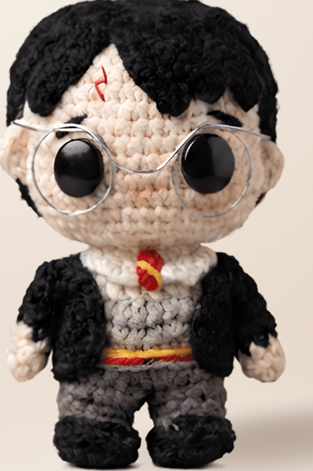 Amigurumi personalizado estilo Pop do Harry Potter, feito à mão pela MiniPop Crochê